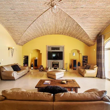 Casa Eden - Super Luxury 4 Bedroom With Tennis Court 2 Swimming Pools Stunning Seaviews * Guia (Faro)