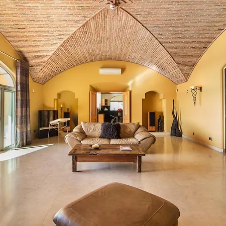 Casa Eden - Super Luxury 4 Bedroom With Tennis Court 2 Swimming Pools Stunning Seaviews * Guia (Faro)