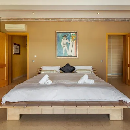 Casa Eden - Super Luxury 4 Bedroom With Tennis Court 2 Swimming Pools Stunning Seaviews * Guia (Faro)