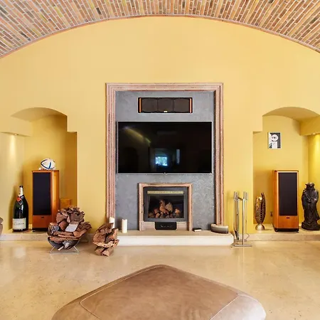 Casa Eden - Super Luxury 4 Bedroom With Tennis Court 2 Swimming Pools Stunning Seaviews * גיאה