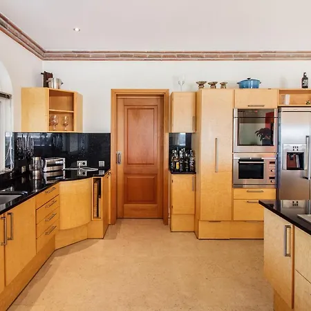 Casa Eden - Super Luxury 4 Bedroom With Tennis Court 2 Swimming Pools Stunning Seaviews וילה