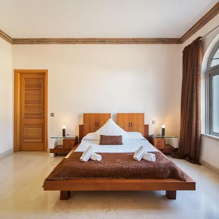 וילה Casa Eden - Super Luxury 4 Bedroom With Tennis Court 2 Swimming Pools Stunning Seaviews גיאה