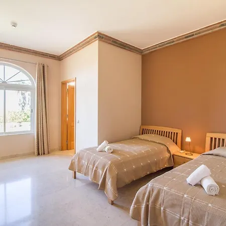 Casa Eden - Super Luxury 4 Bedroom With Tennis Court 2 Swimming Pools Stunning Seaviews Guia (Faro)