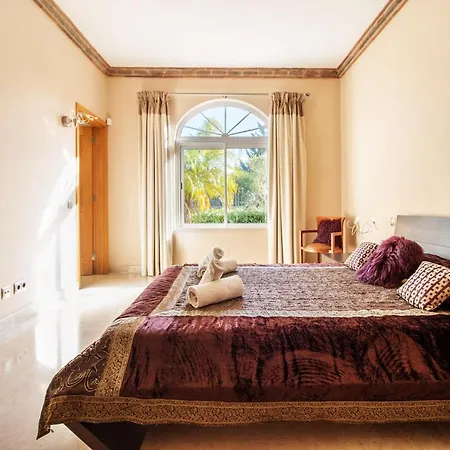 Casa Eden - Super Luxury 4 Bedroom With Tennis Court 2 Swimming Pools Stunning Seaviews * Guia (Faro)