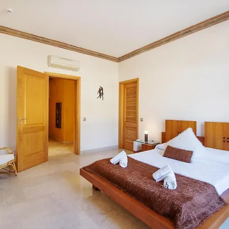 Casa Eden - Super Luxury 4 Bedroom With Tennis Court 2 Swimming Pools Stunning Seaviews